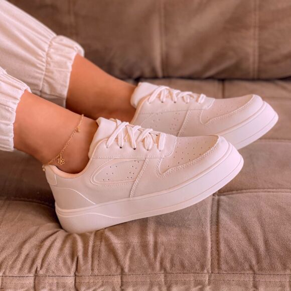 Tênis Bruna Off Detalhe Off Loja de Sapatos Femininos no Atacado