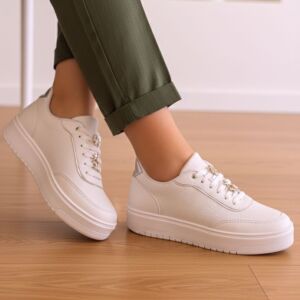 Tênis Grécia Branco Textura e Detalhe Prata