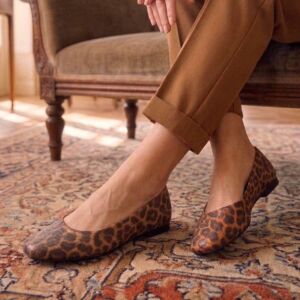 Sapatilha Bico Quadrado Onça Escuro