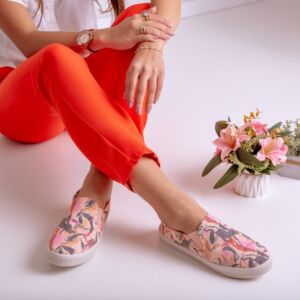 Tênis Slip On Estampa Rosinha